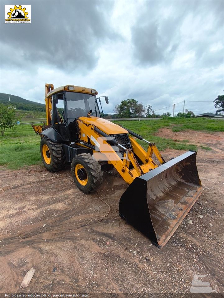 Retroescavadeira JCB 3C 2014