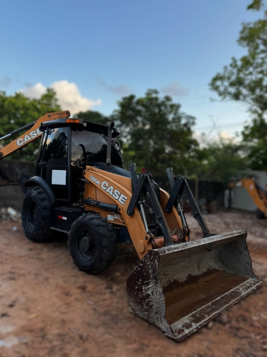 Retroescavadeira Case 580N 2020