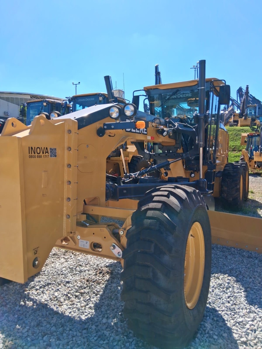 Motoniveladora John Deere 620P 2024