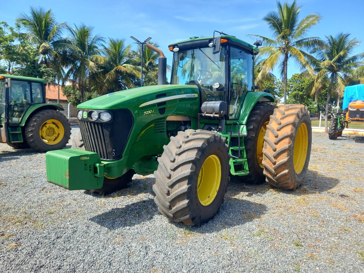 Trator agrícola John Deere 7230 J 2022