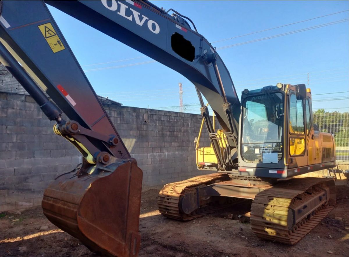 Escavadeira Volvo EC200D 2021