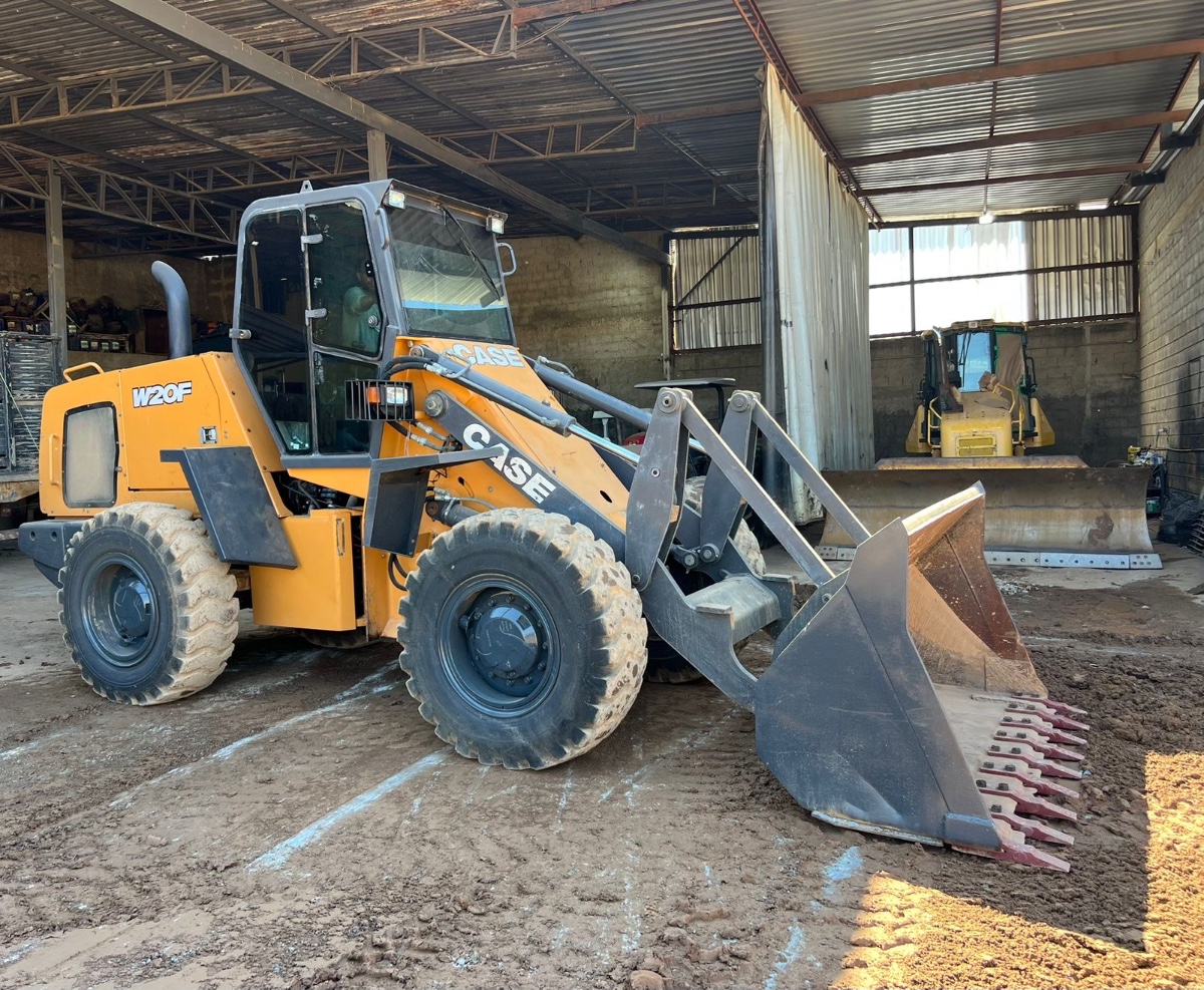 Pá Carregadeira Case W20F 2021
