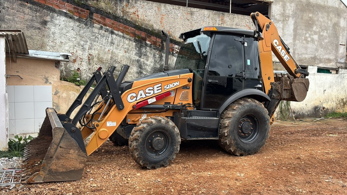 Retroescavadeira Case 580N 2020