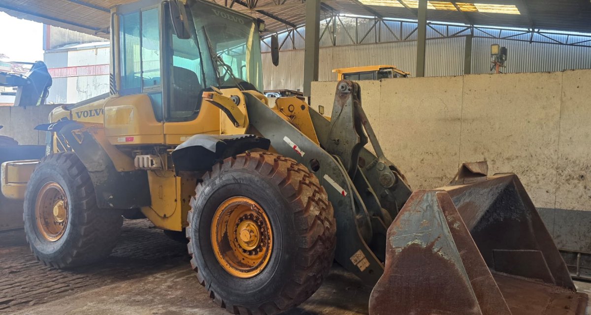 Pá Carregadeira Volvo L90F 2010