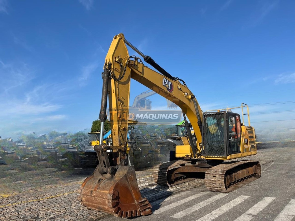 Escavadeira Caterpillar 320 2022