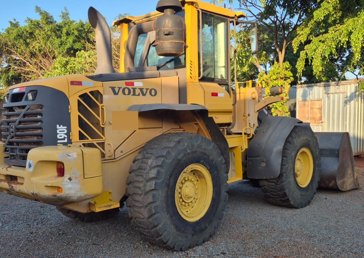 Pá Carregadeira Volvo L90F 2015
