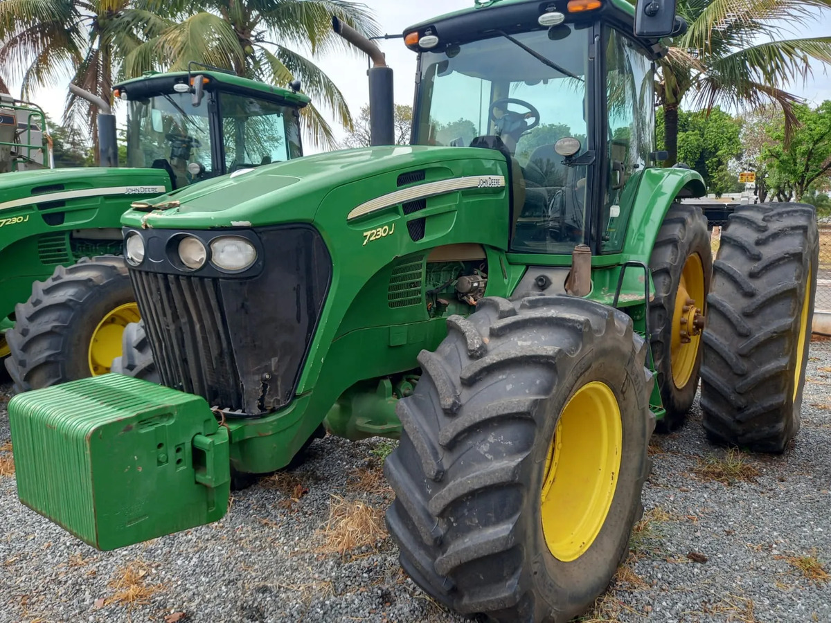 Trator agrícola John Deere 7230 J 2022