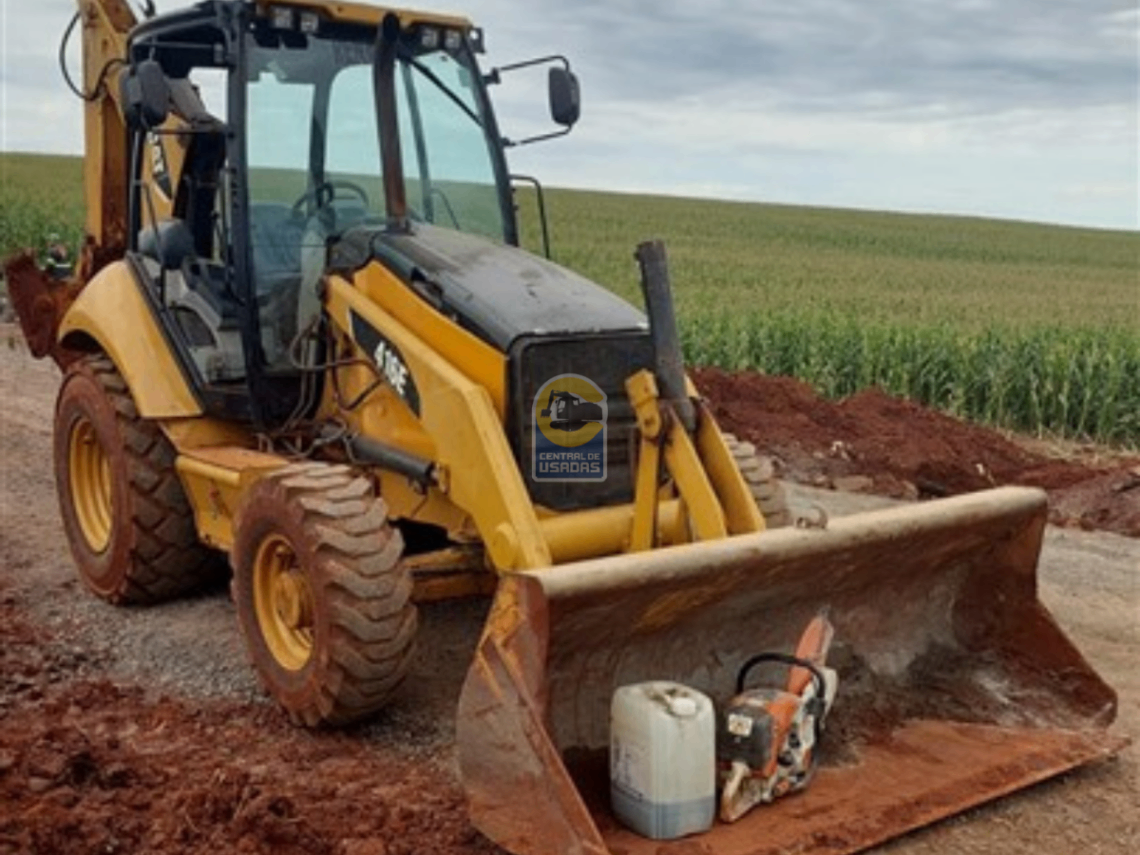 Retroescavadeira Caterpillar 416E 2010