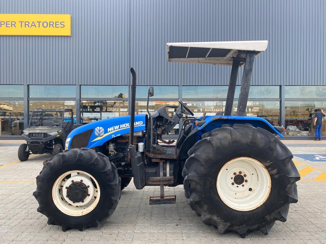 Trator agrícola New Holland TL 75E 2015