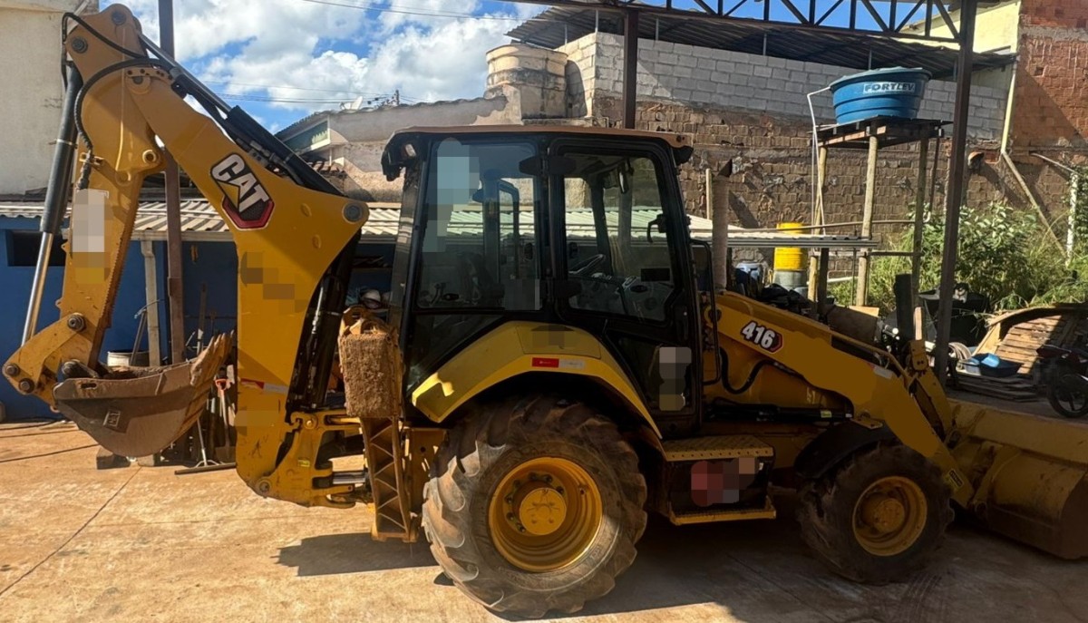 Retroescavadeira Caterpillar 416 4X4 2022
