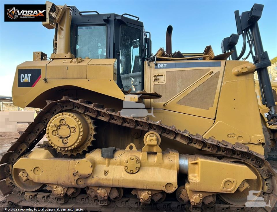 Trator de esteira Caterpillar D8T 2011