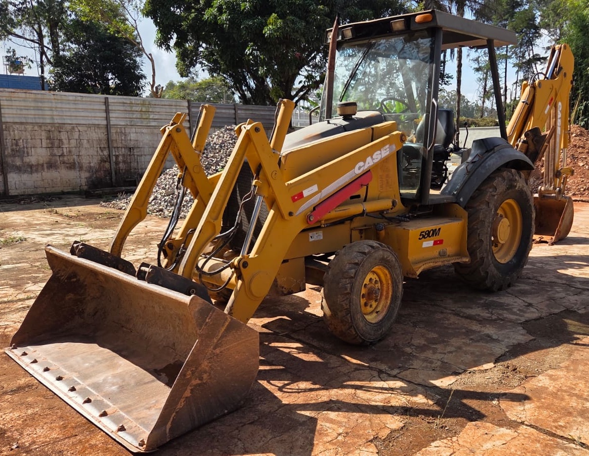 Retroescavadeira Case 580M 2009