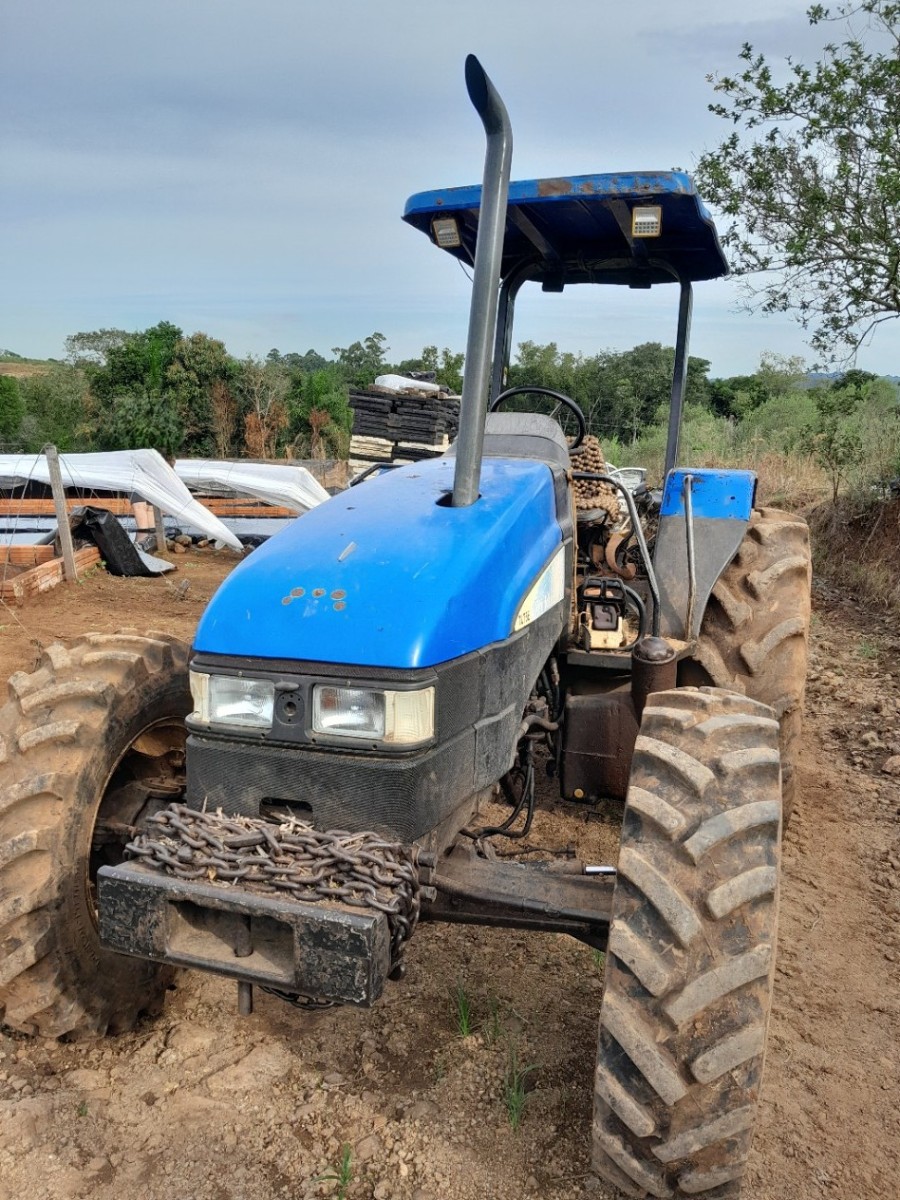 Trator agrícola New Holland TL 75E 2008