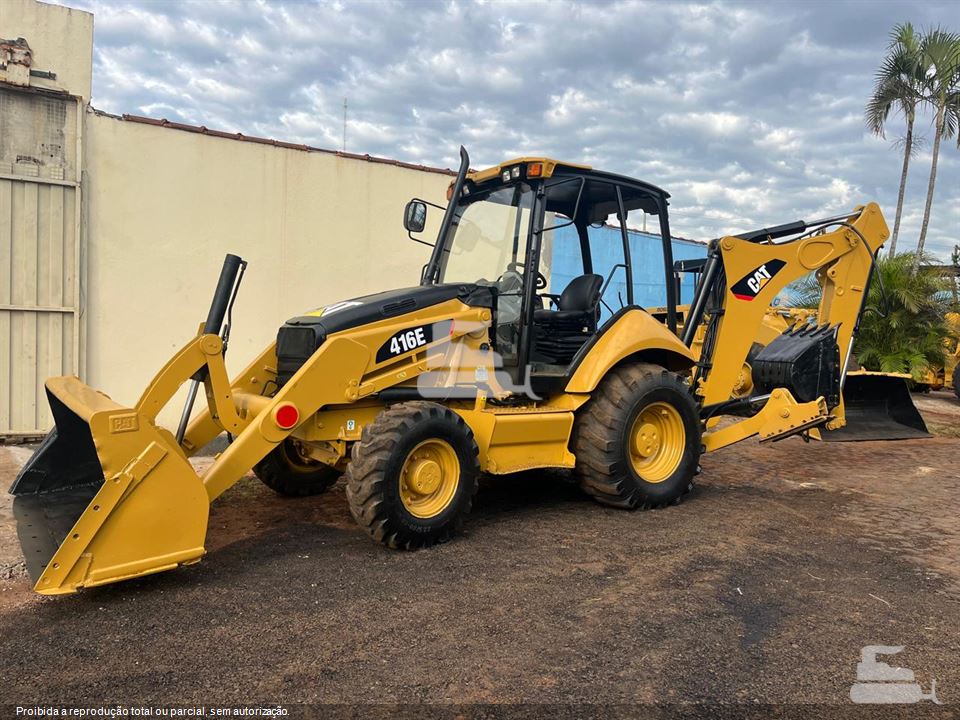 Retroescavadeira Caterpillar 416E 2014