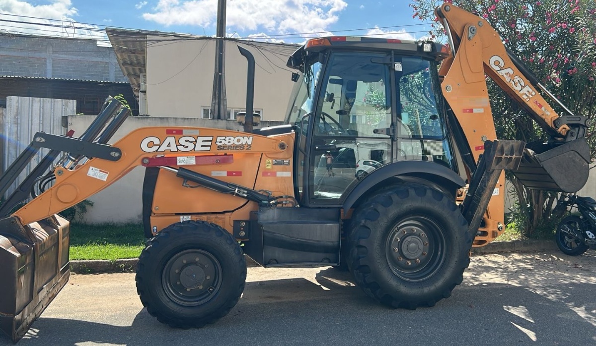 Retroescavadeira Case 580N 2023