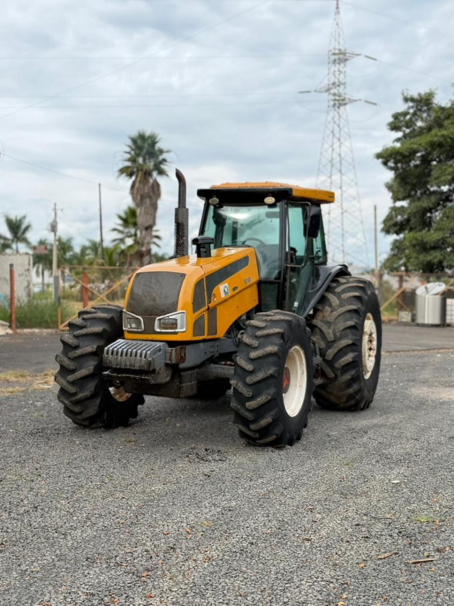 Trator agrícola Valtra BH 180 2010