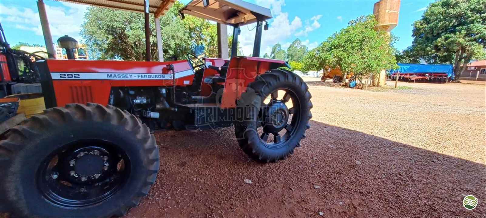 Trator agrícola Massey Ferguson MF 292 2004