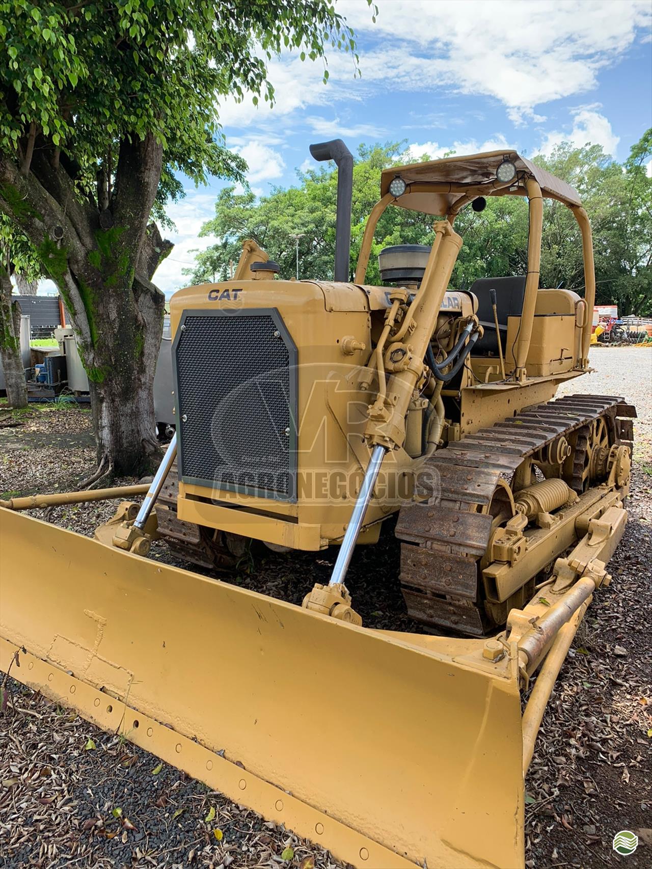 Trator de esteira Caterpillar D4 1980