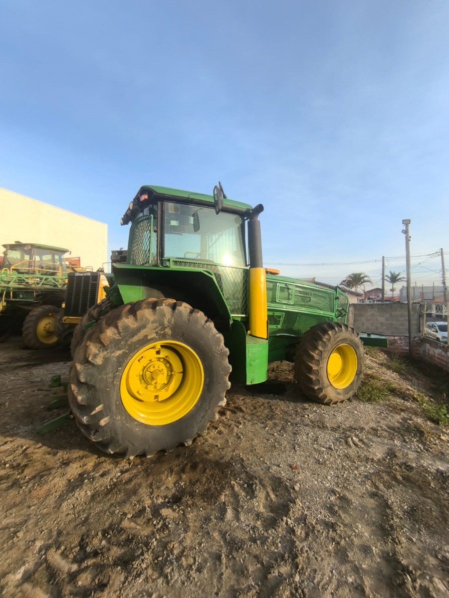 Trator agrícola John Deere 7210 J 2016