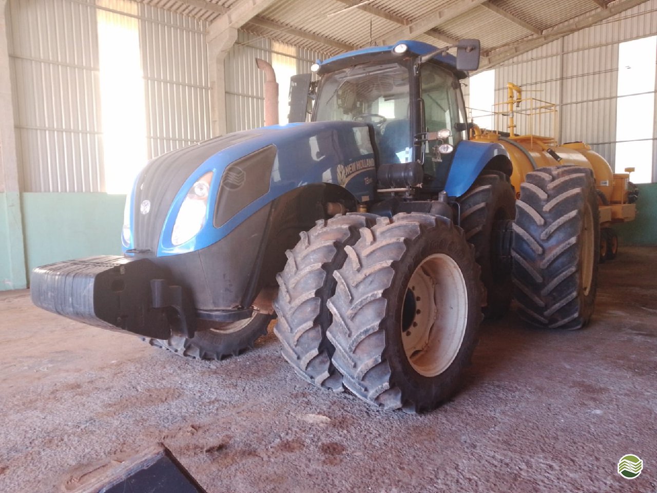 Trator agrícola New Holland T8 385 2012