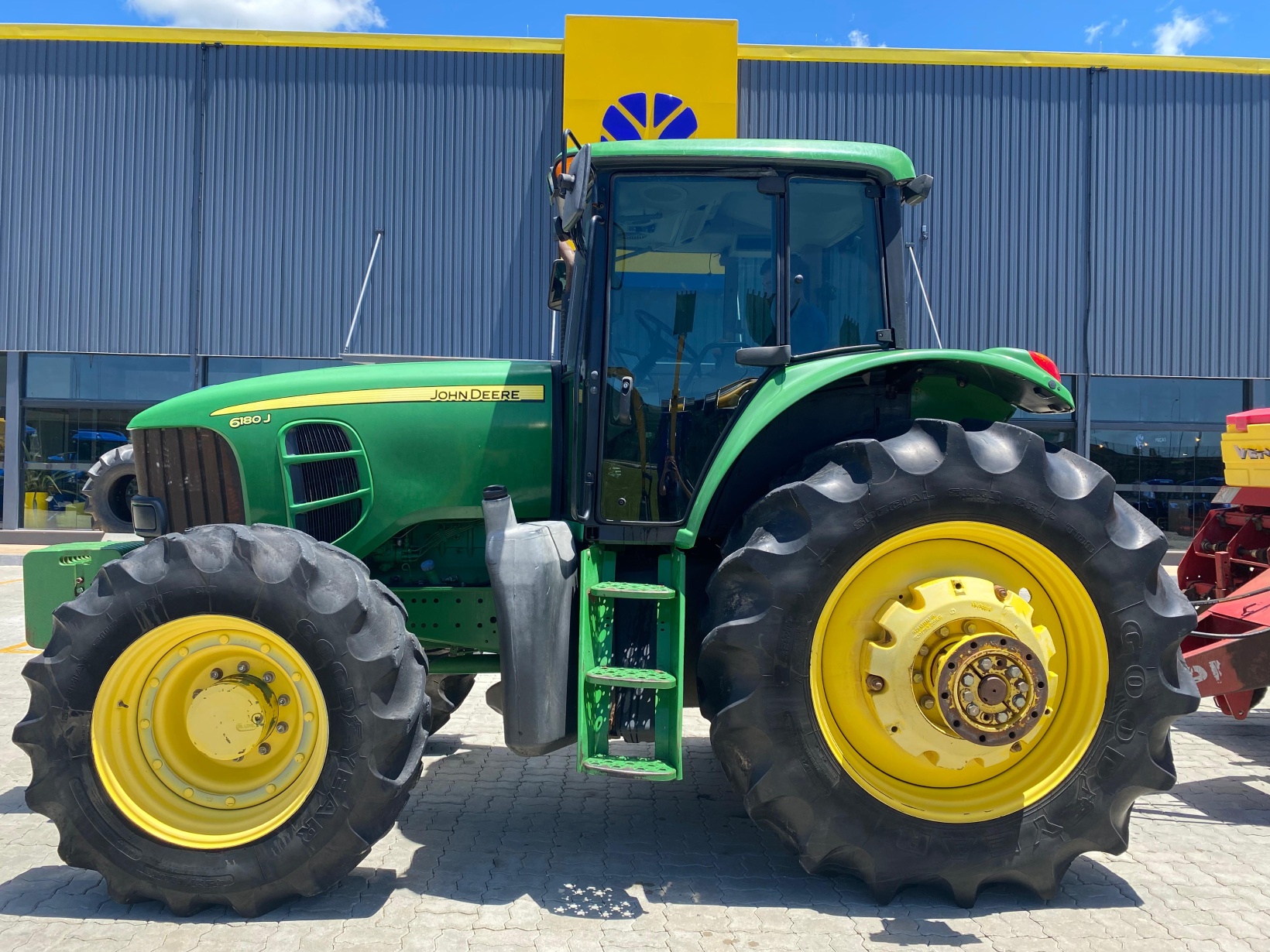 Trator agrícola John Deere 6180J 2014