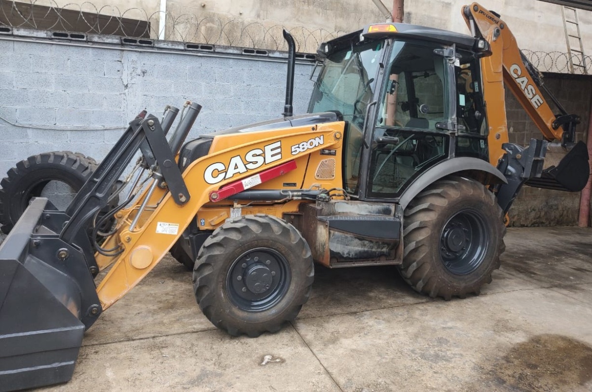 Retroescavadeira Case 580N 2022