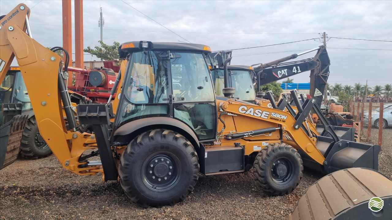 Retroescavadeira Case 580N 2024