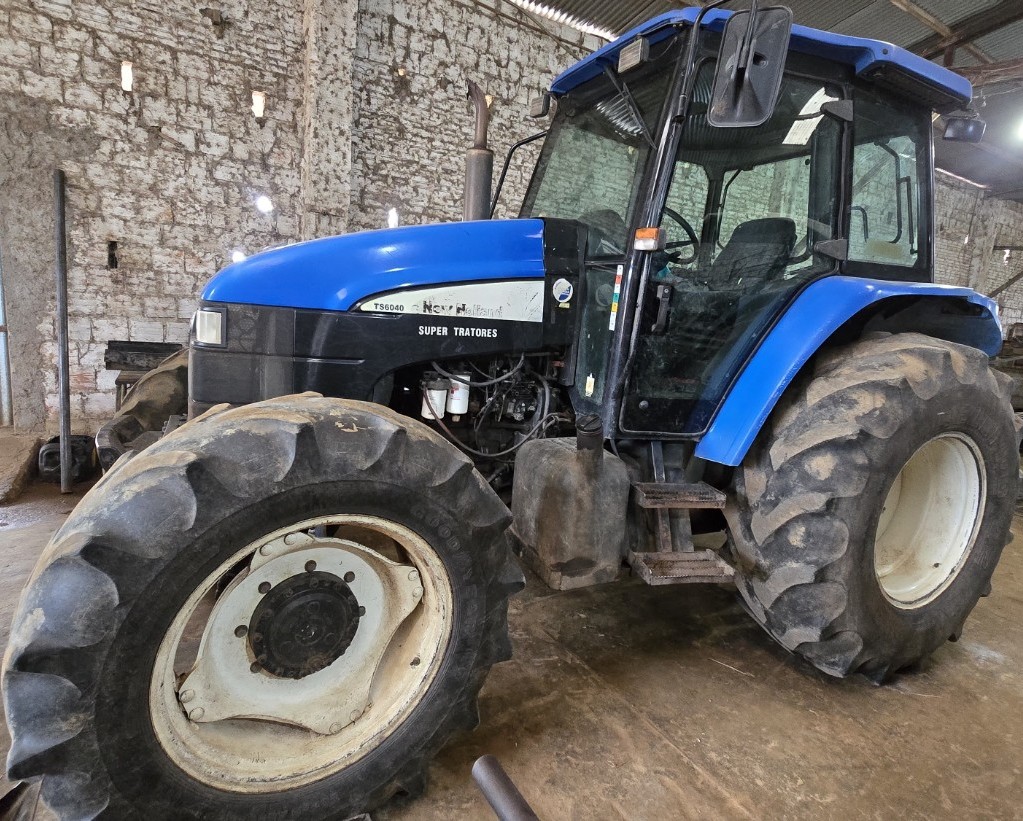 Trator agrícola New Holland TS6020 2013