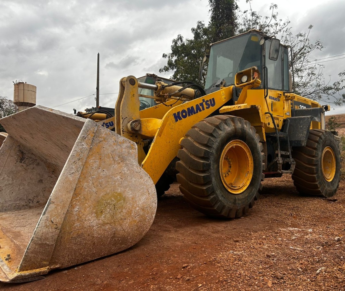 Pá Carregadeira Komatsu WA320 2024