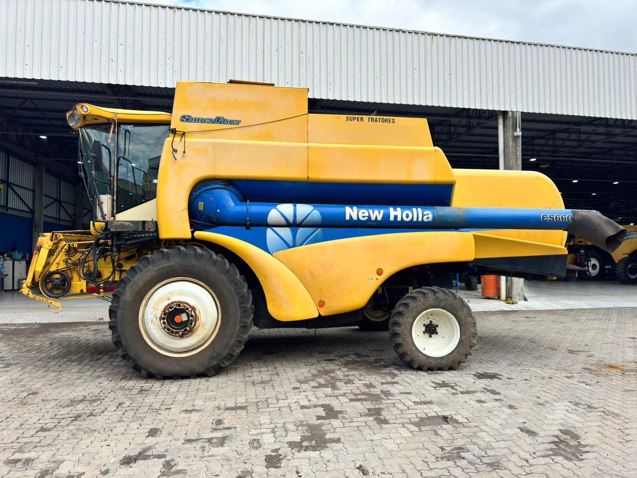 Colheitadeira New Holland CS660 2008