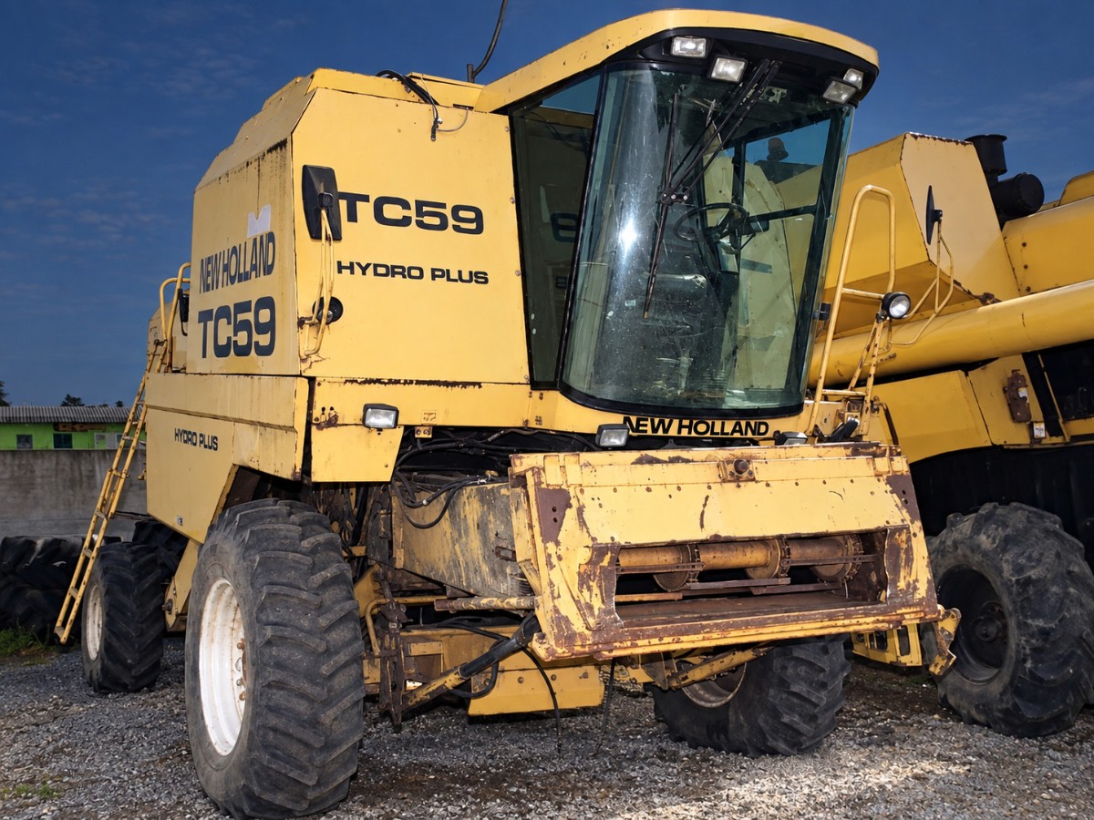 Colheitadeira New Holland TC 59 1998