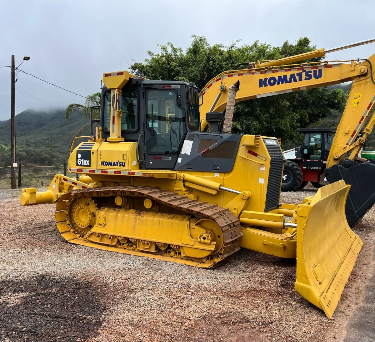 Trator de esteira Komatsu D61-EX 2012