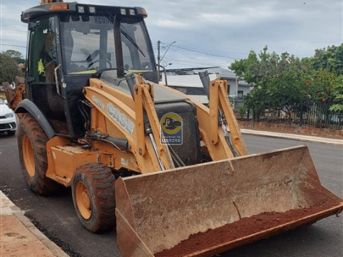 Retroescavadeira Case 580N 2013