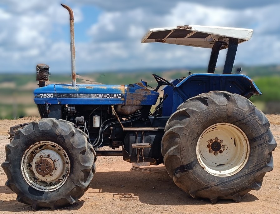 Trator agrícola New Holland 7630 2003