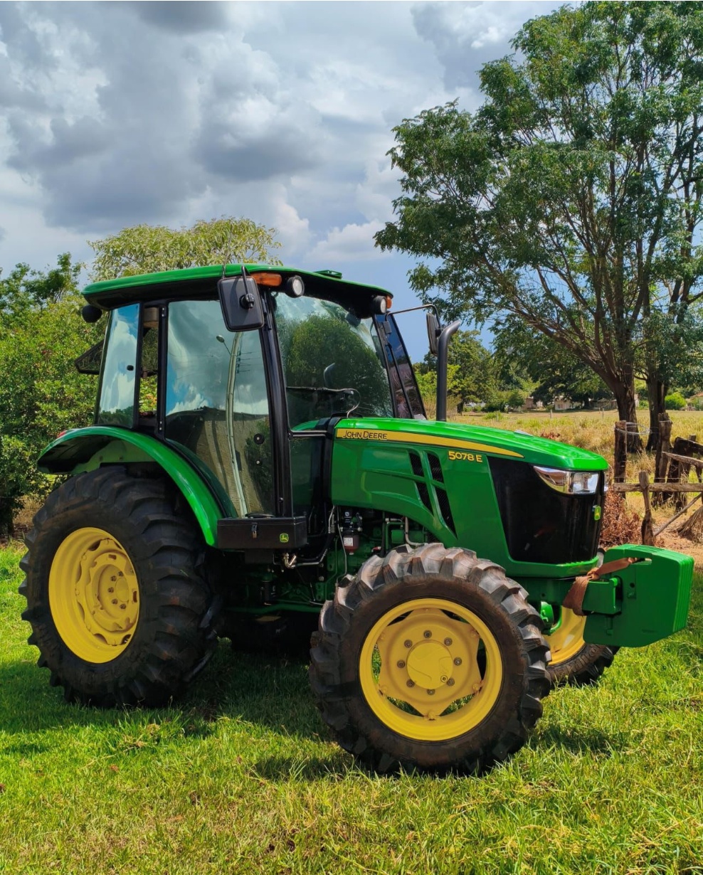 Tratores Agrícolas John Deere 5078E 2024