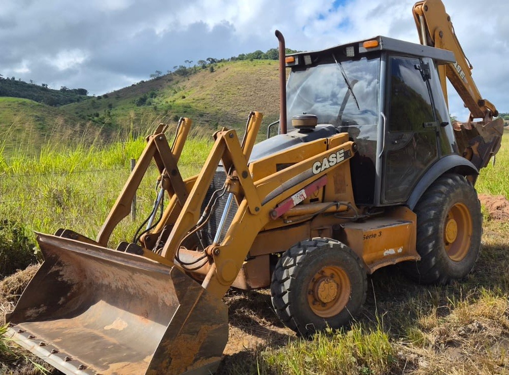 Retroescavadeira Case 580M 2011