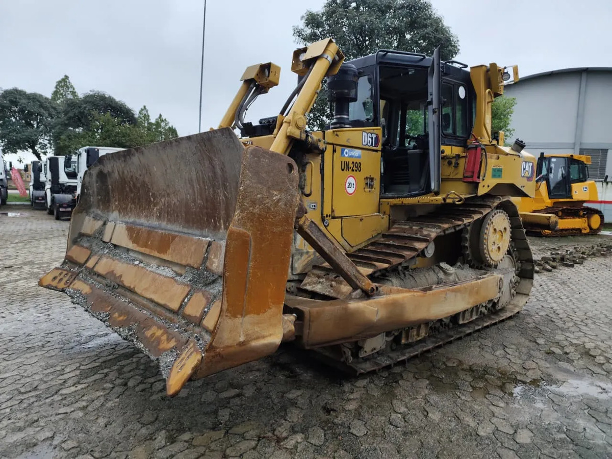 Trator de esteira Caterpillar D6 2022