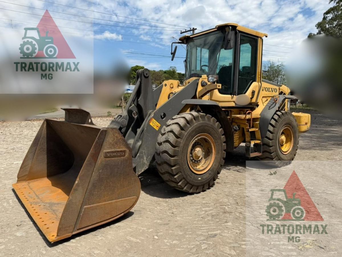 Pá Carregadeira Volvo L90F 2015