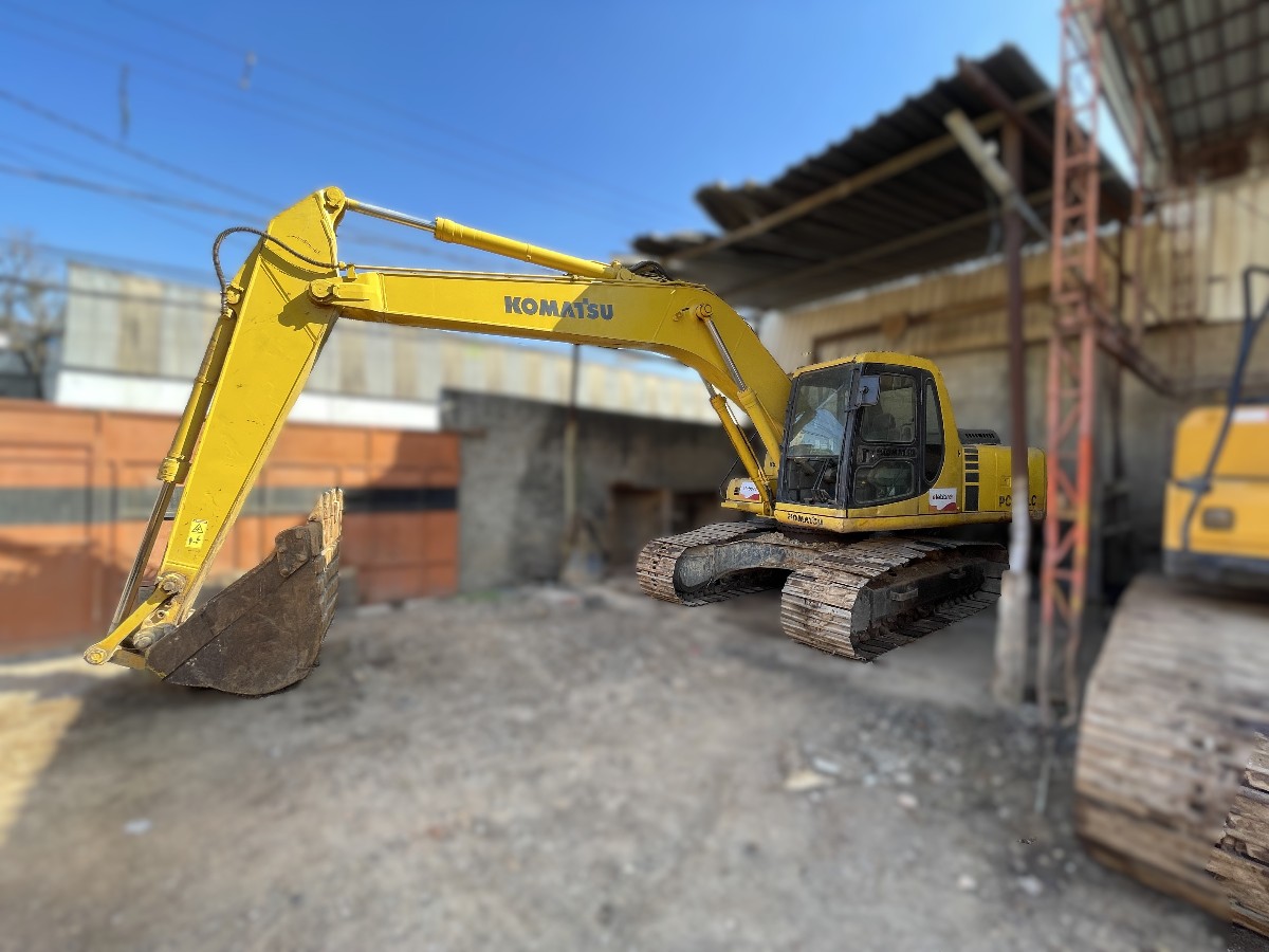 Escavadeira Komatsu PC200 1997