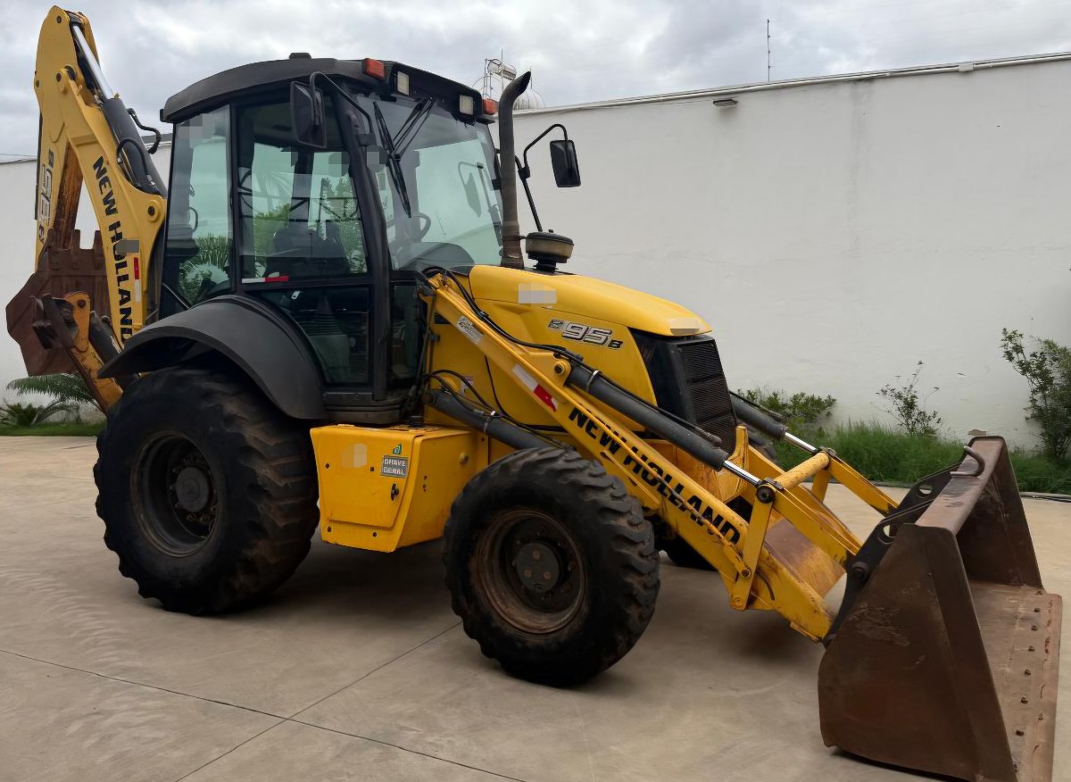 Retroescavadeira New Holland B95B 4x4 2021