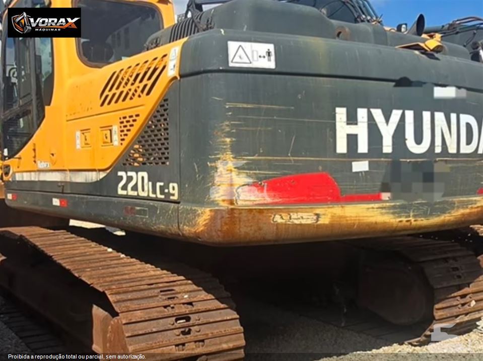 Escavadeira Hyundai R220LC-9 2020