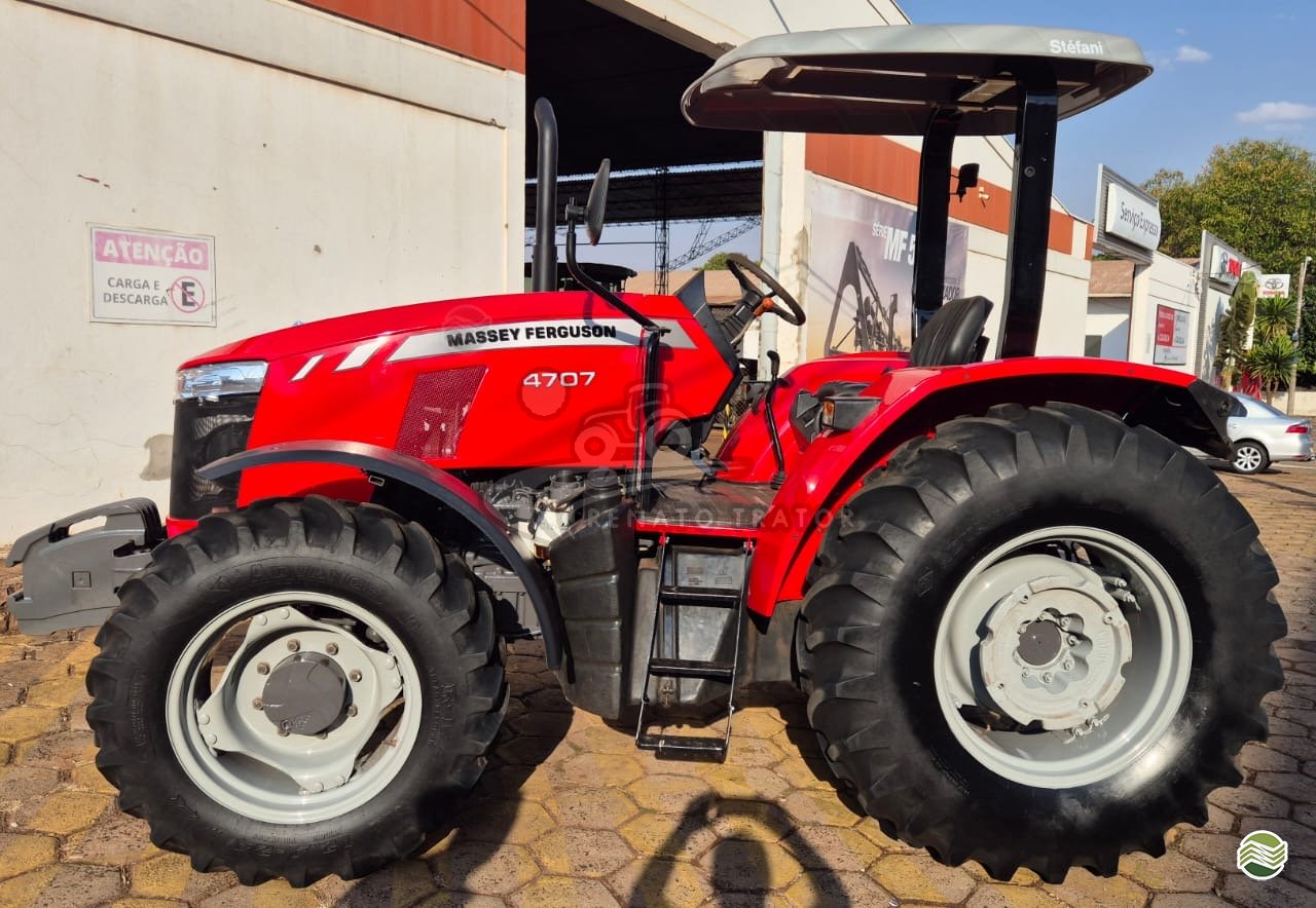 Trator agrícola Massey Ferguson 4707 2020