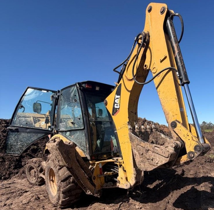 Trator agrícola Caterpillar 416E 2013
