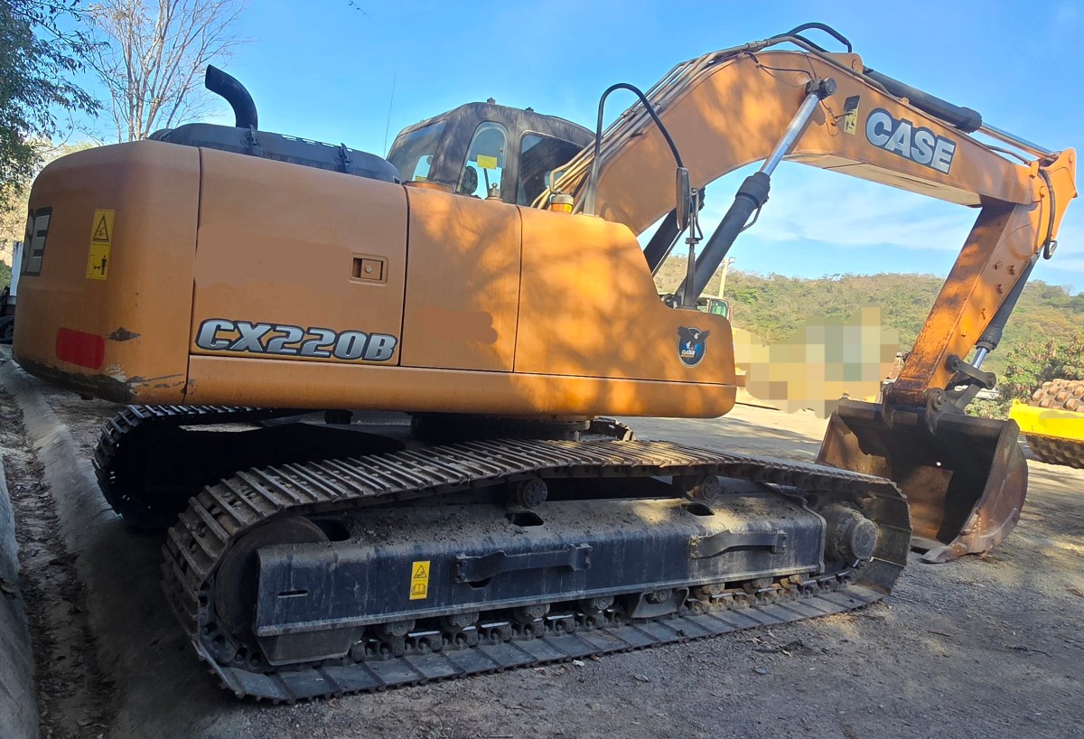 Escavadeira Case CX220B 2014