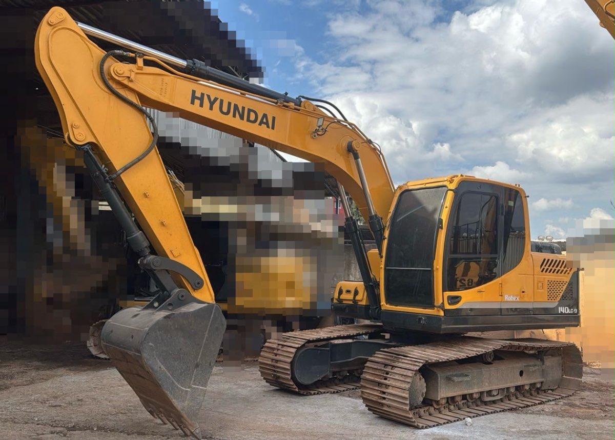 Escavadeira Hyundai R140LC-9 2017