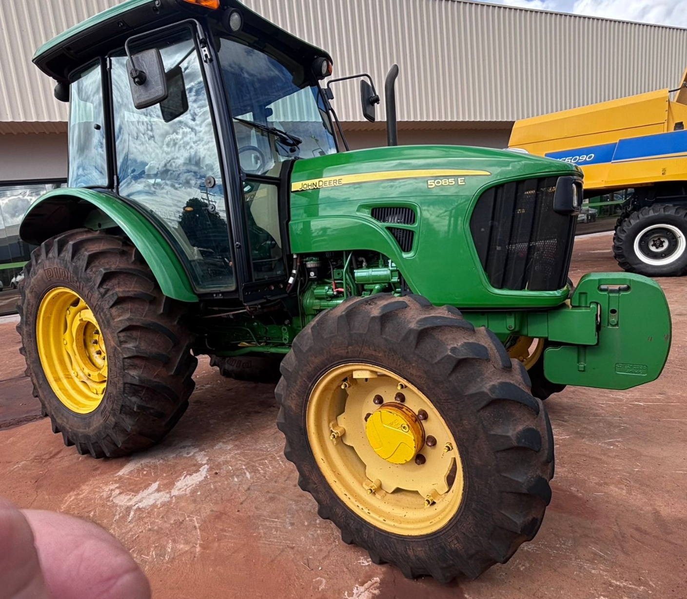 Tratores Agrícolas John Deere 5085E 2017