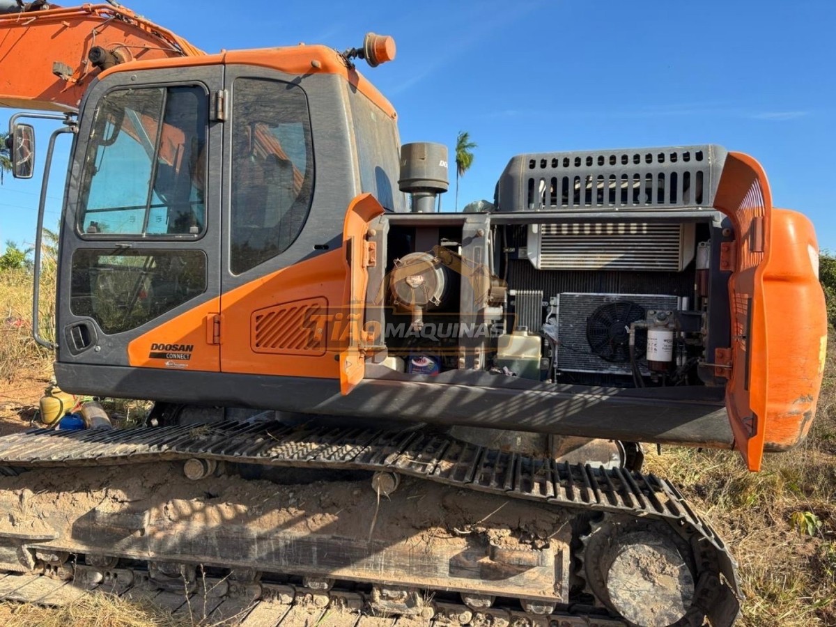 Escavadeira Doosan DX220LC 2023