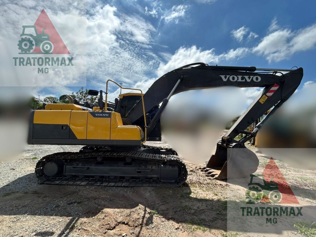 Escavadeira Volvo EC220D 2018