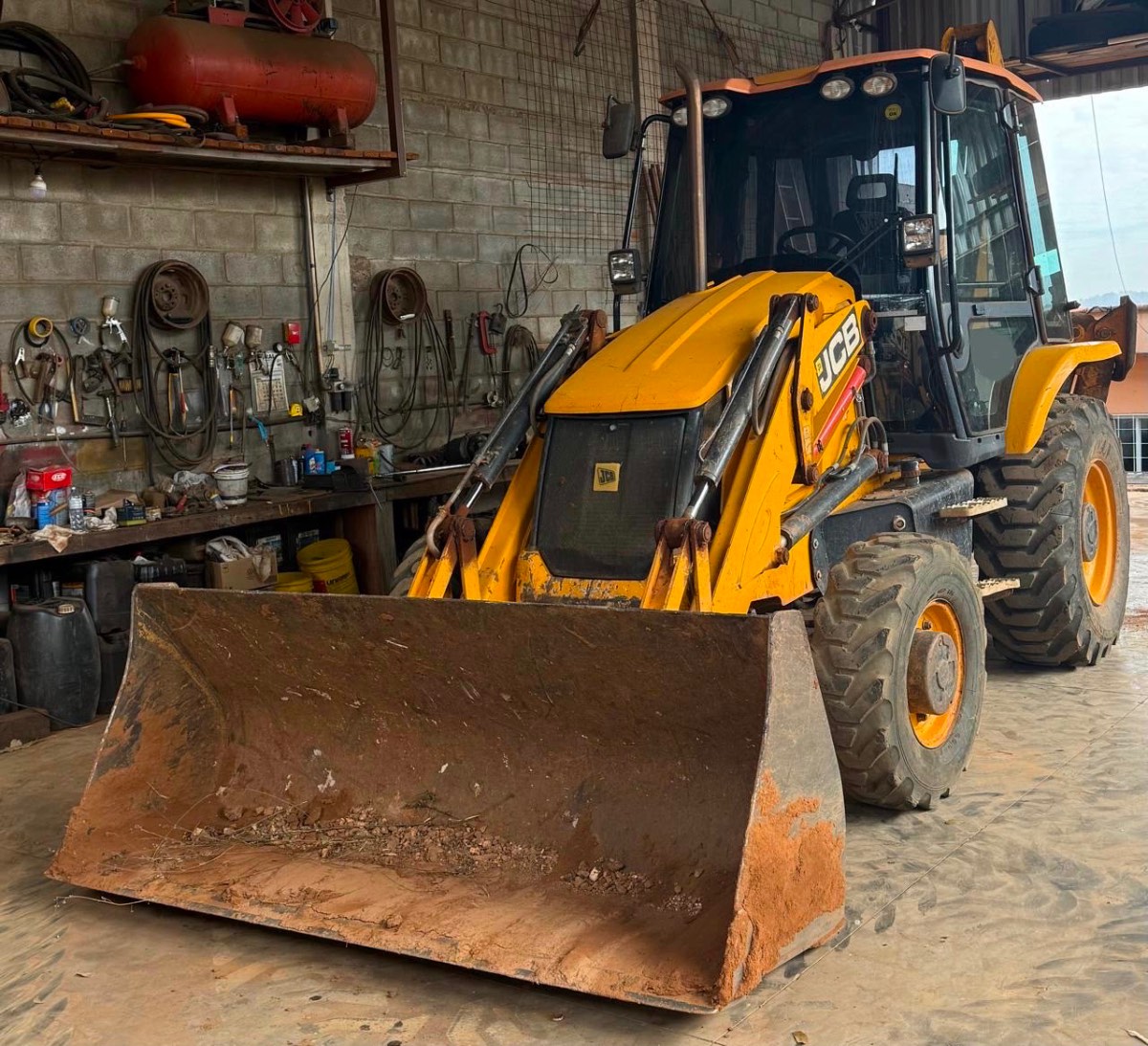 Retroescavadeira JCB 3CX 2021