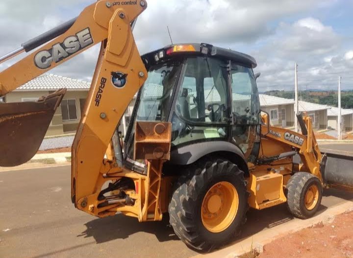 Retroescavadeira Case 580N 2014
